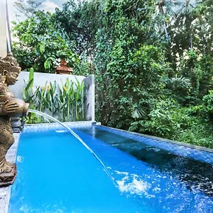 Riverside Villa: 2bdr & Private Pool On Riverbank *