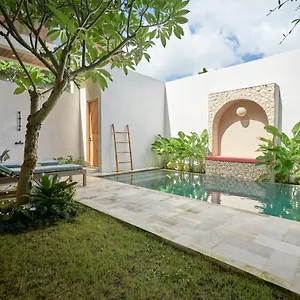 Hotel Luna Ola Berawa 5*