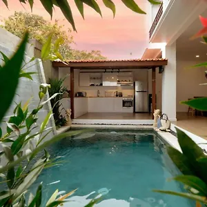4 Bedroom Nusa Dua - Pool , 3 Bathrooms Villa