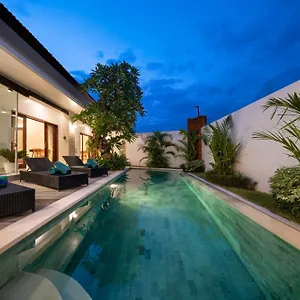 Villa Place Near Center And Batu Bolong Beach! - It's A 3bdr With Private Pool