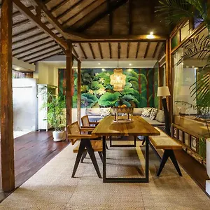 Villa Nicely-decorated Compact With Plunge Pool