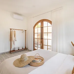 Homestay Azure Luxe Boutique In 11min To Finns Canggu (Bali)