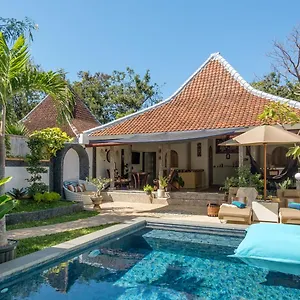 Madeira Javanese Joglo, Villa