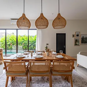 Villa Teak *