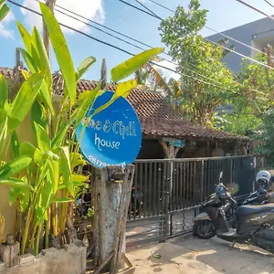 Twospaces Living At Wave And Chill House, Guest house Canggu (Bali)