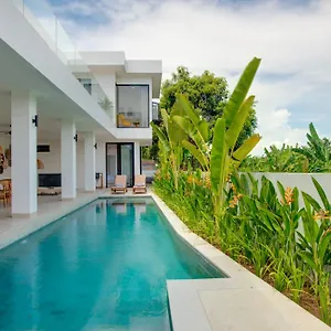 La Thara 5br With Ricefield View, Canggu Villa *