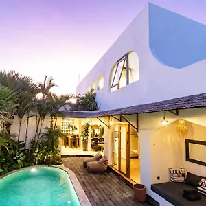 Castilla - Ethnic Vibes Tropical 4br With Private Pool, 10 Minutes From Canggu