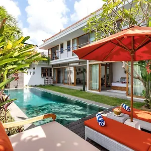 Vila Manusa By Finder *