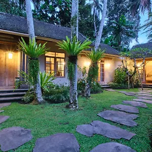 Villa Balinese Antiques Single Level 3br In