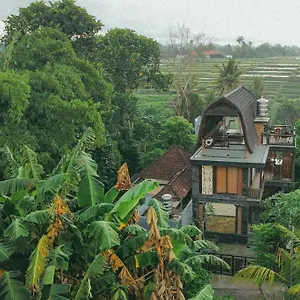 Tori Klumpu, 3 Bedroom Artistic Villa, Dual Views Near Ubud Villa *