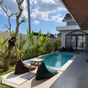 Resoree Pererenan Guest house *