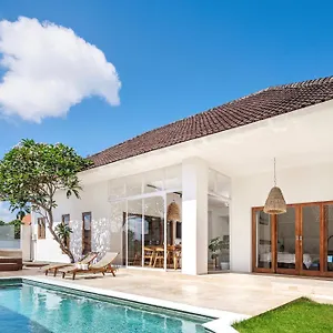 New 3br With Jacuzzi - Walking To Batu Bolong * Canggu (Bali)