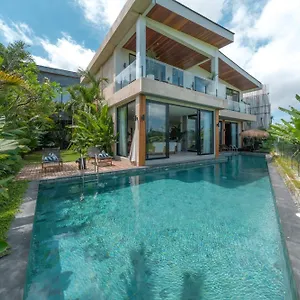 Villa Amaluna - New! 4br Panoramic Rice Field Views & 5min Canggu (Bali)