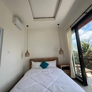 Made's Balinese House Homestay Canggu (Bali)