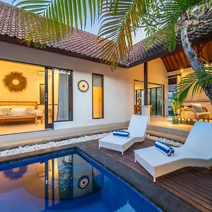 Free Pick-up Balinese Style Tropical Private Pool With 2 Bedrooms Seminyak (Bali)