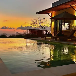 Chris - Stunning 4br With Ocean & Sunset View Villa *