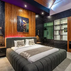 Elegance 1 Bedroom Brand New * Kerobokan (Bali)