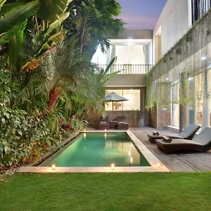 Villa Indaros *
