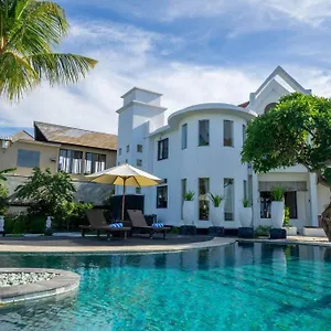 Lawira Beachfront Lovina (Bali)