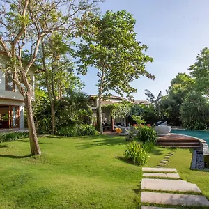 Breezy And Tranquil Atmsophere 5 Bed Villa
