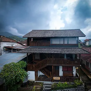 Tjeraki House Country house *