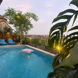 Mahesa House By Shm *