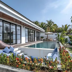 Jing Jang Villa *