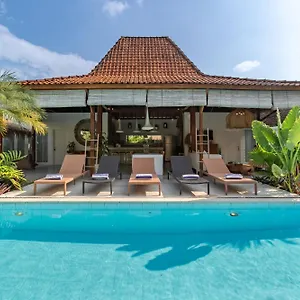 Villa Sukacita - Family Friendly 4br Eat Street 900m Walk To *