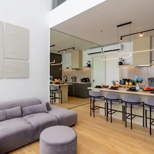 Villa Modern 2-bedroom Private Featuring A Private Pool *