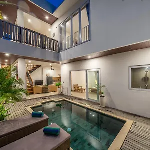 Villa Dani - Exclusive New With A Massive Pool In The Area *