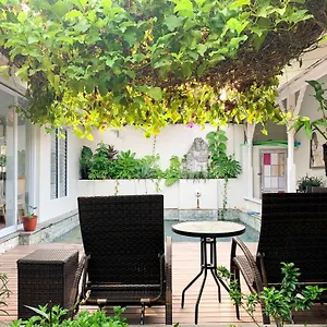 Villa Tropical Oasis 2 Bedroom - Near *