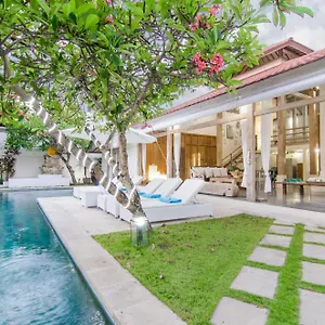Luxurious&spacious 4br In * Seminyak (Bali)