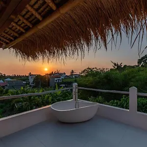 Monthly Cat & Fish - Tumbak Bayuh Villa Badung (Bali)