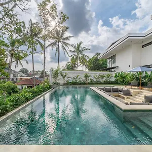 Stunning New With Expansive Living And Jaw-dropping Views! Villa *