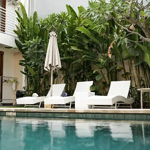 4 Bed Family With 360 Rooftop Views Villa