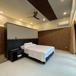 Mada Villa