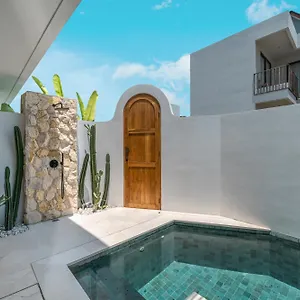 Casas - Brand New! Chic 1-bedroom In Heart Of * Canggu (Bali)
