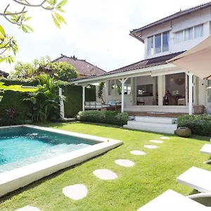 Villa Bear 4 Bedroom Luxury - Petitenget, *