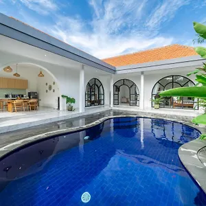 Omm - Luxury Awaits - Brand New 3-bedroom With Huge Pool In A Perfect Spot * Canggu (Bali)
