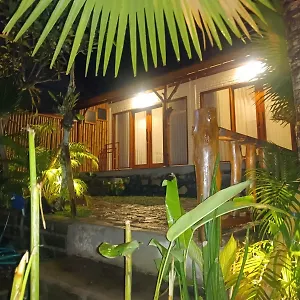 Meera House And Homestay Airsatang