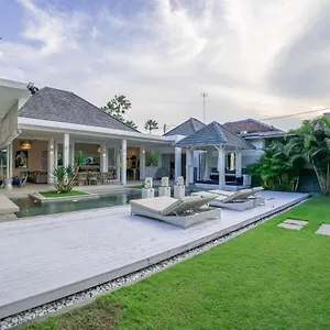 Bali Modern Escape With Private Pool, 8 Guests Villa *