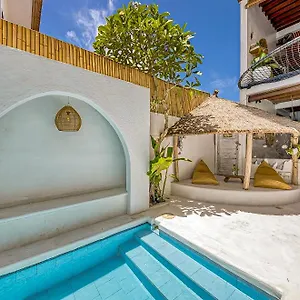 Serene 9-bedroom-villa Cabala With Private Pool, Fitness-corner, Billiard And Rooftop In Berawa -bali Villa *
