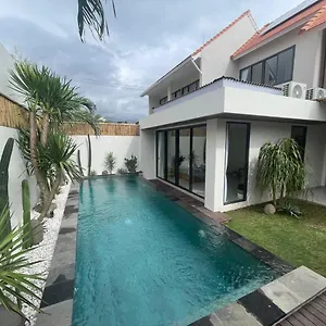 Cozy 3 Bedrooms Umalas * Kerobokan (Bali)