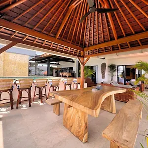The Swan - Private Luxury 1 *