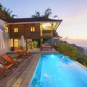 Ocean & Mountain View Villa, Waterfalls, Eco-luxe By Santrian * Munduk
