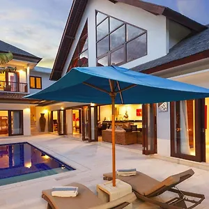 Villa Kashantre Villa, Spacious 4 Bedroom Near Legian *