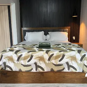 Arnadi's Guest house *