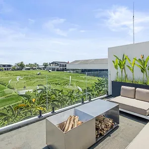 New Vue - 3 Bedroom With Rooftop In Berawa *