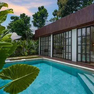 Mediterranean 2br Ellure Ember With Pool & Lush Garden * Jimbaran (Bali)