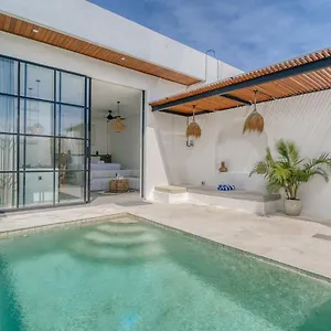 Avasa C8 Brand New 1br In Berawa, Bali Villa Canggu (Bali)